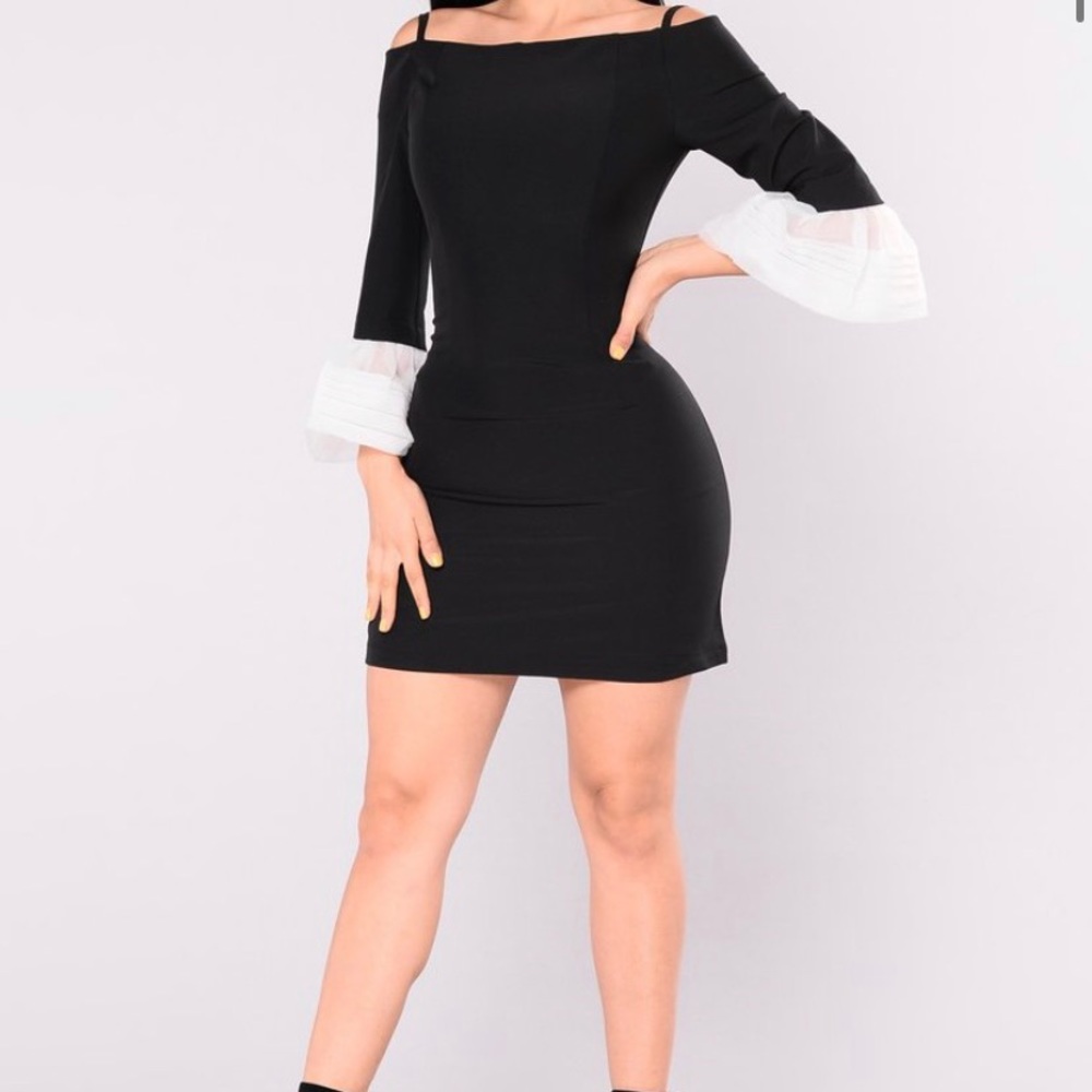 Dress - Picture 3 of 3